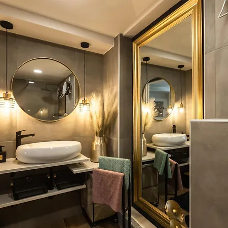 Deluxe Roma Ii Apartment *