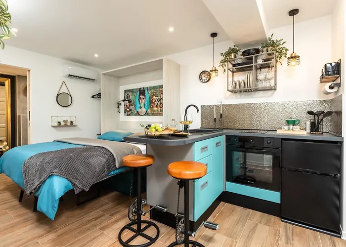 Deluxe Roma Ii Apartment *