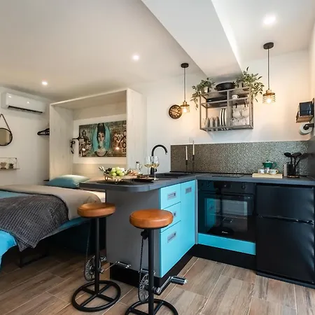 Deluxe Roma Ii * イモツキ